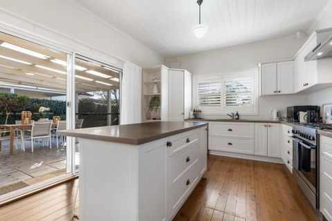 Sampson Cottage - Historic Charm - Queensland Tourism 2