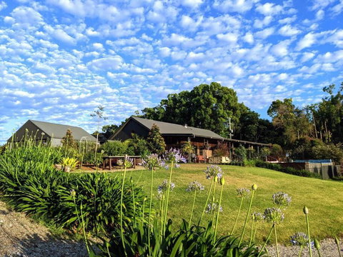 Samsara Farm Cottage - Stunning Hinterland Oasis - QLD Tourism 0