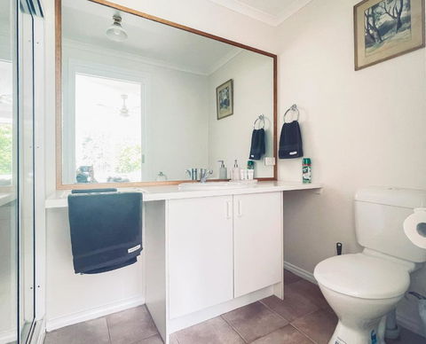 Sanctuary Park Cottages - Queensland Tourism 2
