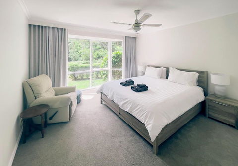 Sanctuary Park Cottages - Queensland Tourism 3
