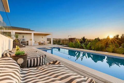 Sanctuary Spaces - Sundowner - Queensland Tourism 1