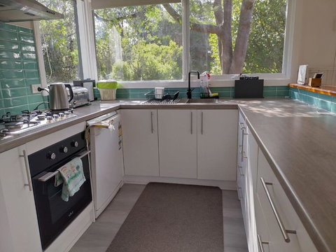 Sanders Beach House - Queensland Tourism 2