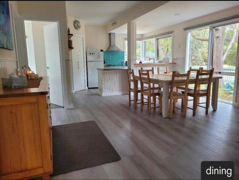 Sanders Beach House - Queensland Tourism 3