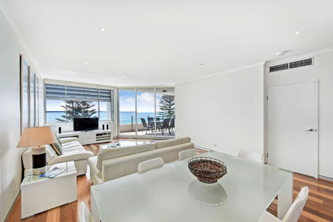 Sandcastle Apartments - Queensland Tourism 3