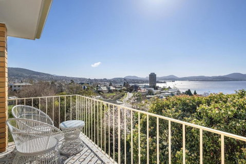 Sandcastle At Sandy Bay Perfect Location Views - QLD Tourism 3