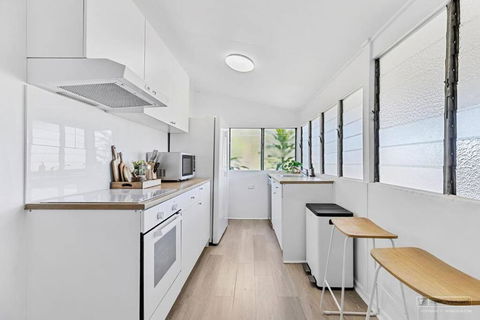 Sandown Beachside Cottage - QLD Tourism 2