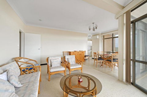 Sandpiper 9 25 Waugh Street - Queensland Tourism 1