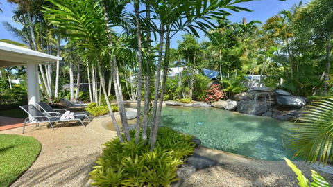 Sandwater Port Douglas - Queensland Tourism 0