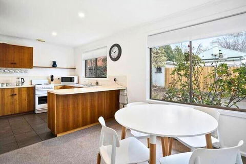 Sandy Bay Cozy Cottage Close To CBD - Queensland Tourism 1