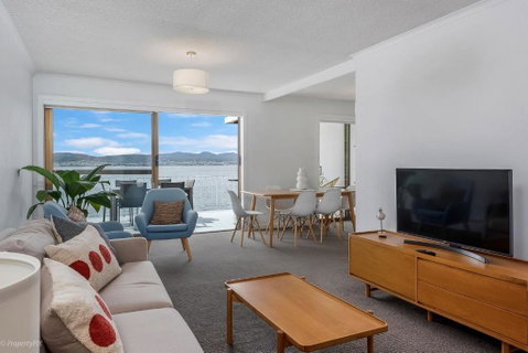 Sandy Bay Waterfront - QLD Tourism 2