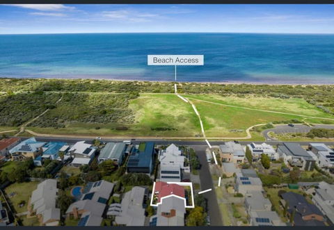 Sandy Bliss Walk To The Beach - QLD Tourism 1