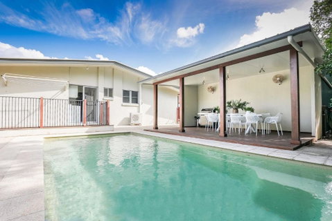 Sandy Burrows - QLD Tourism 1