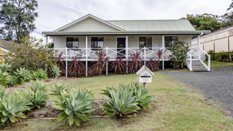 Sandy Cottage - QLD Tourism 0