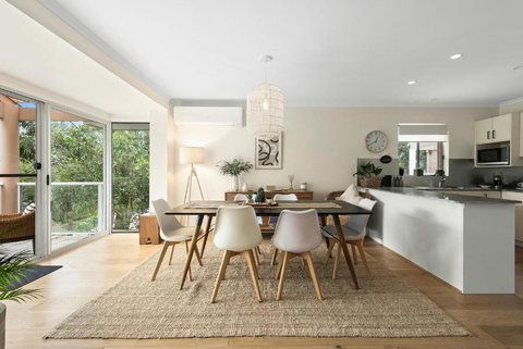 Sandy Days - Queensland Tourism 2