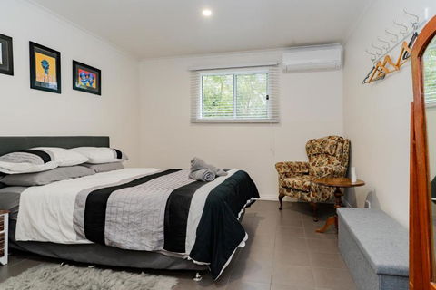 Stay In Blackwood - QLD Tourism 1