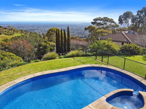Sunset Estate In Mount Osmond - QLD Tourism 1