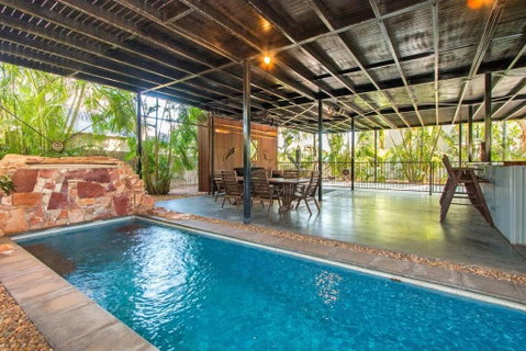 Sunset Oasis - Queensland Tourism 0