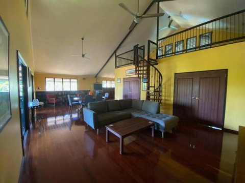 Sunset Oasis - Queensland Tourism 1