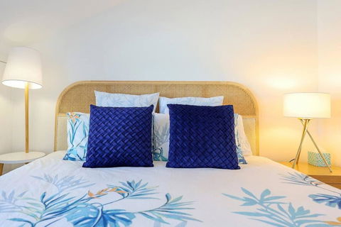 THE BAY - Luxury Accommodation By The Sea - QLD Tourism 2