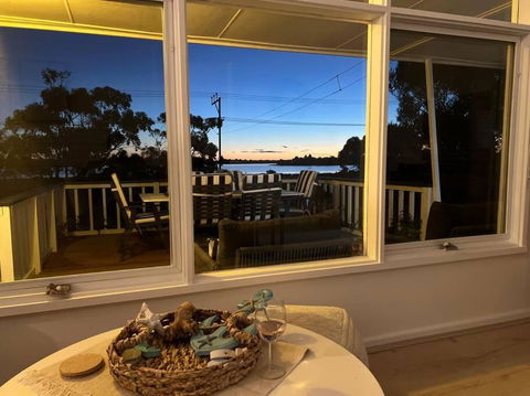 The Boathouse, A Place To Unwind & Explore - Queensland Tourism 2