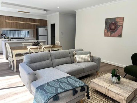 The Cosy Cottage - QLD Tourism 0