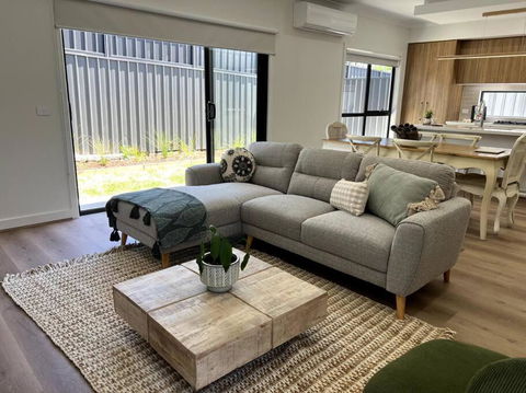 The Cosy Cottage - QLD Tourism 3