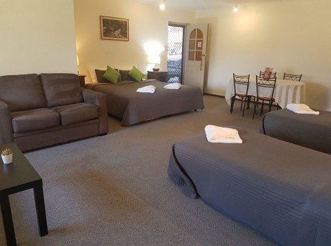 Beachport Motor Inn - QLD Tourism 2
