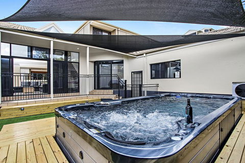 Beachside At Sapphire - Queensland Tourism 1