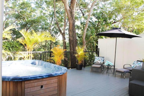 Beachside Bliss - QLD Tourism 2