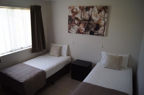 Beachside Motor Inn - Queensland Tourism 3