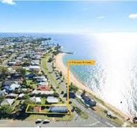 Beachside Queenslander - QLD Tourism