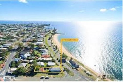 Beachside Queenslander - QLD Tourism 0