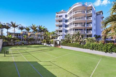 Beachside Resort Kawana Waters - QLD Tourism 3
