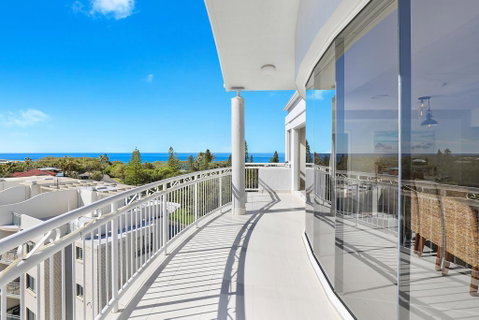 Beachside Resort Kawana Waters - QLD Tourism 2
