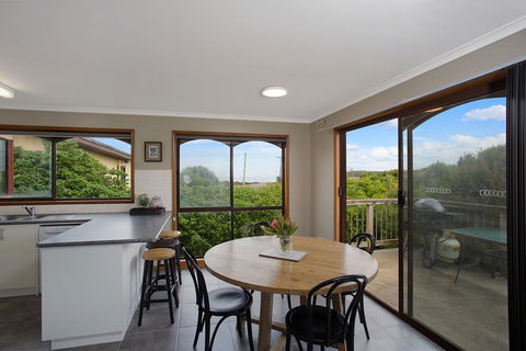 Beacon Point House - QLD Tourism 0