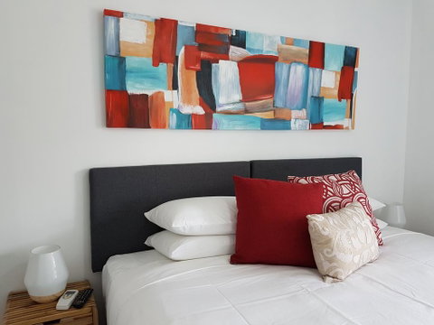 Beau Monde Apartments Newcastle - Worth Place Apartment - QLD Tourism 1