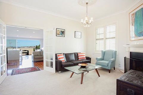 Beautiful Coastal Family-Sized Home - QLD Tourism 1