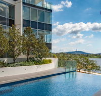 Beautiful Modern Lake View Apartment - Queensland Tourism