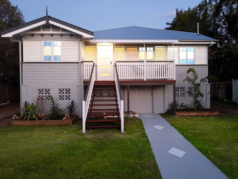 Beautiful Queenslander - QLD Tourism 0