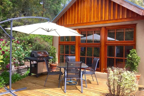BEAUTIFUL RETREAT - 20 Mins To CBD And Only 10 Mins To MONA! - QLD Tourism 1