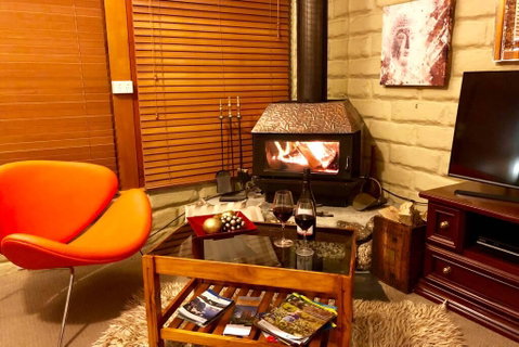 BEAUTIFUL RETREAT - 20 Mins To CBD And Only 10 Mins To MONA! - QLD Tourism 3
