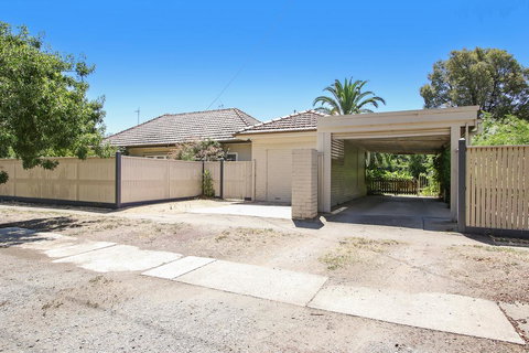 Benson House & Benson Lodge - QLD Tourism 2