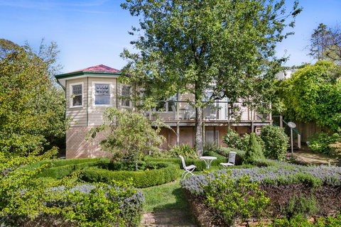 Berdea - QLD Tourism 0