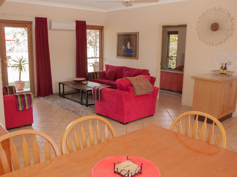 Berenbell Vineyard Retreat - QLD Tourism 2