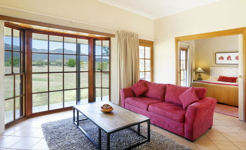 Berenbell Vineyard Retreat - QLD Tourism 1