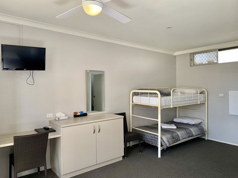 Bermagui Beach Hotel - Queensland Tourism 1