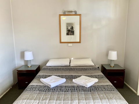 Bermagui Beach Hotel - Queensland Tourism 3