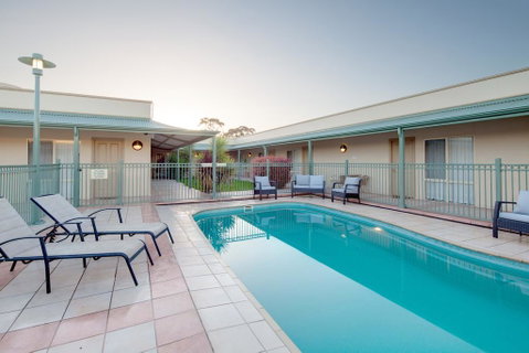 Best Western Crystal Inn - QLD Tourism 1