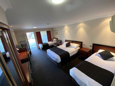 Best Western Plus All Settlers Motor Inn - QLD Tourism 1