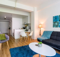 BHB CBD Dream FreeWine FreeNetflix FreeWifi Views - Queensland Tourism
